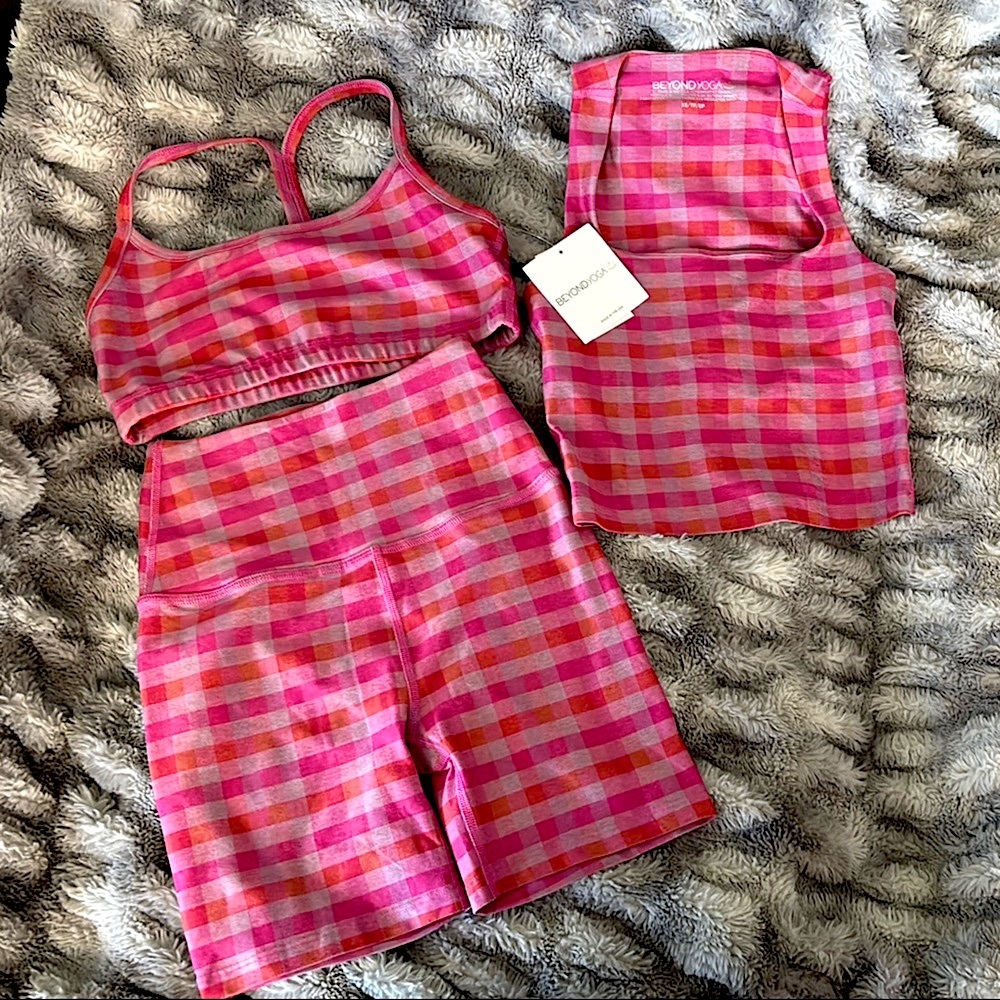 Beyond Yoga NWT Pink and Orange gingham set includes bra, tank, biker shorts
